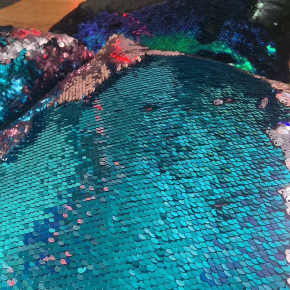 Mermaid Sequin color change pillows (set of 3) - Picture 4 of 5
